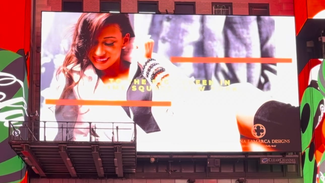 Fashion content — Times Square